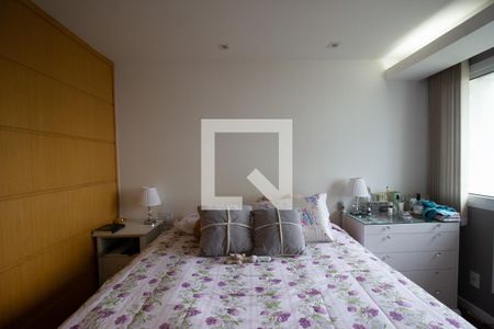 Apartamento à venda com 122m², 3 quartos e 2 vagas Apartamento à venda com 122m², 3 quartos e 2 vagasSuíte