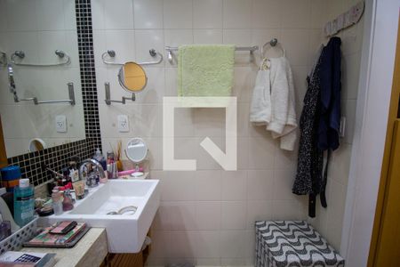 Apartamento à venda com 122m², 3 quartos e 2 vagas Apartamento à venda com 122m², 3 quartos e 2 vagasBanheiro da Suíte