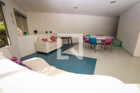 Casa de condomínio à venda com 106m², 3 quartos e 2 vagas Casa de condomínio à venda com 106m², 3 quartos e 2 vagasÁrea comum - Salão de festas Jovem