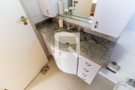 Casa à venda com 289m², 3 quartos e 10 vagas Casa à venda com 289m², 3 quartos e 10 vagasBanheiro da suíte 2