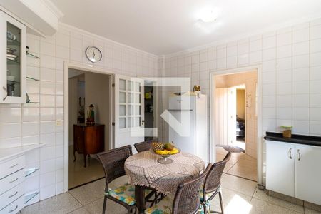 Casa à venda com 289m², 3 quartos e 10 vagas Casa à venda com 289m², 3 quartos e 10 vagasCozinha