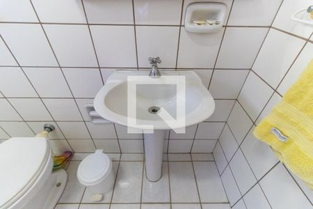 Casa à venda com 289m², 3 quartos e 10 vagas Casa à venda com 289m², 3 quartos e 10 vagasBanheiro externo