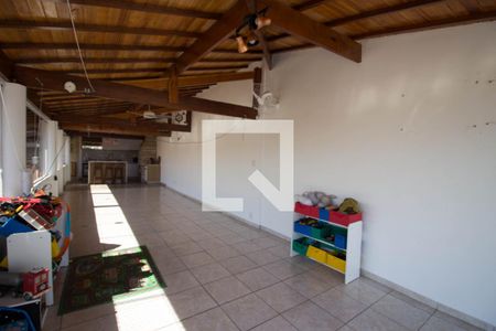 Casa à venda com 233m², 3 quartos e 2 vagasTerraço