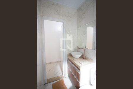 Casa à venda com 233m², 3 quartos e 2 vagasBanheiro