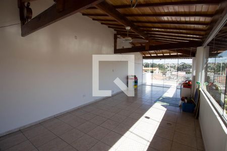 Casa à venda com 233m², 3 quartos e 2 vagasTerraço