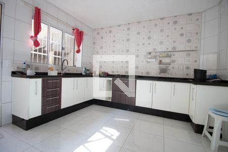 Casa à venda com 233m², 3 quartos e 2 vagasCozinha