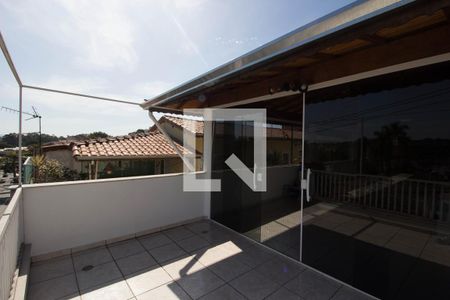 Casa à venda com 233m², 3 quartos e 2 vagasTerraço