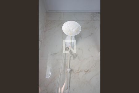 Casa à venda com 233m², 3 quartos e 2 vagasChuveiro