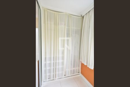 Apartamento à venda com 117m², 2 quartos e 2 vagasCloset Suíte 01