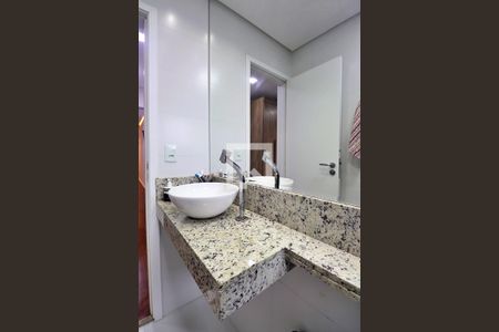 Apartamento à venda com 138m², 2 quartos e 2 vagasBanheiro da Suíte