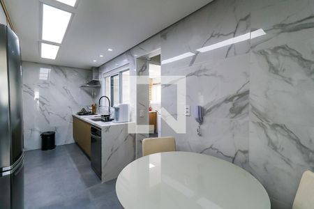 Apartamento à venda com 129m², 3 quartos e 3 vagasCozinha