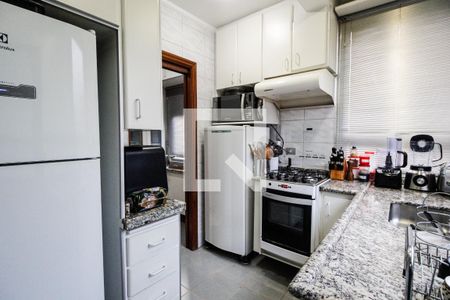Apartamento à venda com 280m², 5 quartos e 4 vagas Apartamento à venda com 280m², 5 quartos e 4 vagasCozinha 2