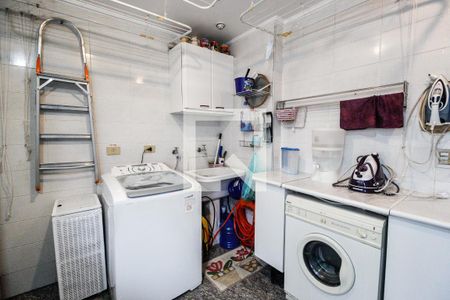 Apartamento à venda com 280m², 5 quartos e 4 vagas Apartamento à venda com 280m², 5 quartos e 4 vagasÁrea de serviço