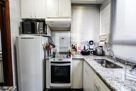 Apartamento à venda com 280m², 5 quartos e 4 vagas Apartamento à venda com 280m², 5 quartos e 4 vagasCozinha 2