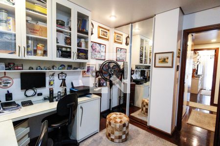 Apartamento à venda com 280m², 5 quartos e 4 vagas Apartamento à venda com 280m², 5 quartos e 4 vagasQuarto 4