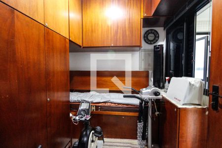 Apartamento à venda com 280m², 5 quartos e 4 vagas Apartamento à venda com 280m², 5 quartos e 4 vagasQuarto de serviço