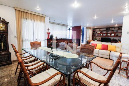 Apartamento à venda com 280m², 5 quartos e 4 vagas Apartamento à venda com 280m², 5 quartos e 4 vagasSala de jantar 2