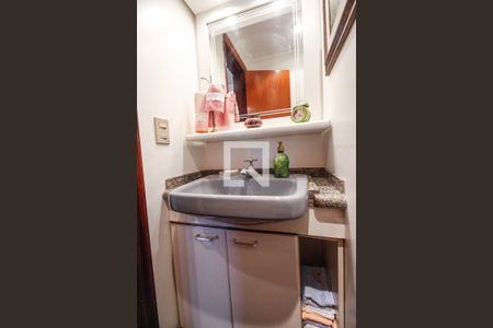 Apartamento à venda com 280m², 5 quartos e 4 vagas Apartamento à venda com 280m², 5 quartos e 4 vagasLavabo 1