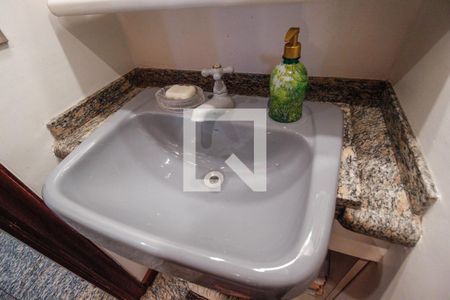 Apartamento à venda com 280m², 5 quartos e 4 vagas Apartamento à venda com 280m², 5 quartos e 4 vagasLavabo 1