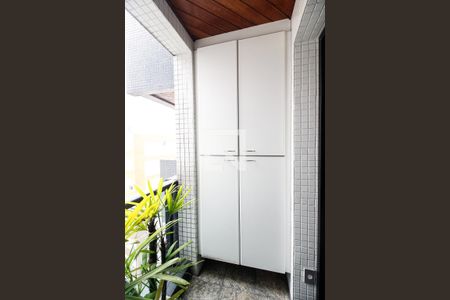 Apartamento à venda com 280m², 5 quartos e 4 vagas Apartamento à venda com 280m², 5 quartos e 4 vagasVaranda