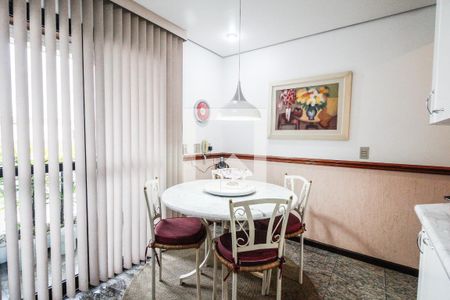 Apartamento à venda com 280m², 5 quartos e 4 vagas Apartamento à venda com 280m², 5 quartos e 4 vagasCozinha 1