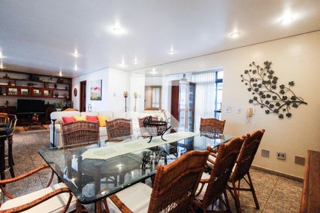 Apartamento à venda com 280m², 5 quartos e 4 vagas Apartamento à venda com 280m², 5 quartos e 4 vagasSala de jantar 2