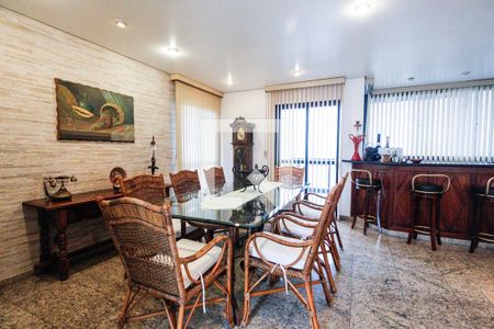 Apartamento à venda com 280m², 5 quartos e 4 vagas Apartamento à venda com 280m², 5 quartos e 4 vagasSala de jantar 2