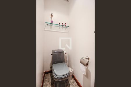 Apartamento à venda com 280m², 5 quartos e 4 vagas Apartamento à venda com 280m², 5 quartos e 4 vagasLavabo 1