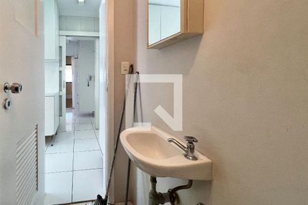 Apartamento para alugar com 126m², 3 quartos e 2 vagas Apartamento para alugar com 126m², 3 quartos e 2 vagasBanheiro de Serviço
