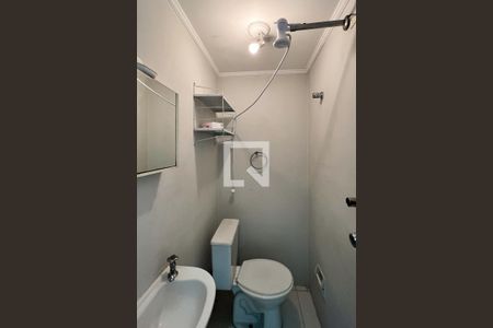 Apartamento para alugar com 126m², 3 quartos e 2 vagas Apartamento para alugar com 126m², 3 quartos e 2 vagasBanheiro de Serviço