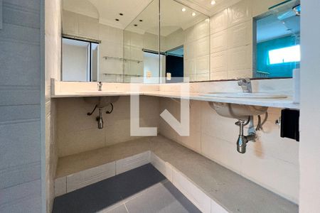Apartamento para alugar com 126m², 3 quartos e 2 vagas Apartamento para alugar com 126m², 3 quartos e 2 vagasBanheiro da Suíte