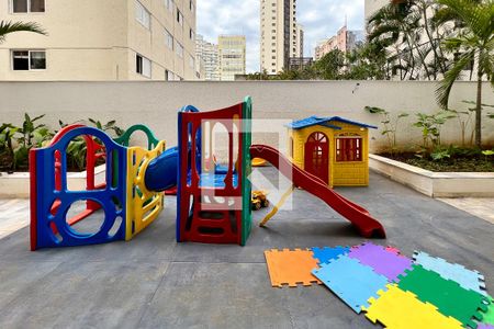 Apartamento para alugar com 126m², 3 quartos e 2 vagas Apartamento para alugar com 126m², 3 quartos e 2 vagasÁrea Comum - Playground