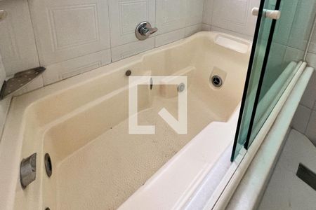 Apartamento para alugar com 126m², 3 quartos e 2 vagas Apartamento para alugar com 126m², 3 quartos e 2 vagasBanheiro da Suíte