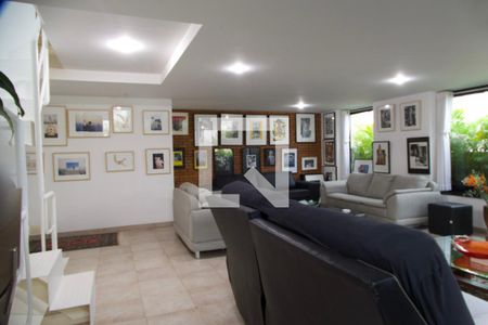 Apartamento à venda com 298m², 4 quartos e 2 vagas Apartamento à venda com 298m², 4 quartos e 2 vagasSala 2