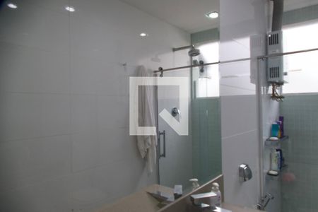 Apartamento à venda com 298m², 4 quartos e 2 vagas Apartamento à venda com 298m², 4 quartos e 2 vagasBanheiro social