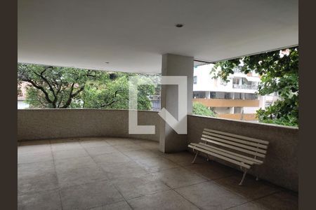 Apartamento à venda com 298m², 4 quartos e 2 vagas Apartamento à venda com 298m², 4 quartos e 2 vagasÁrea Comum - Playground