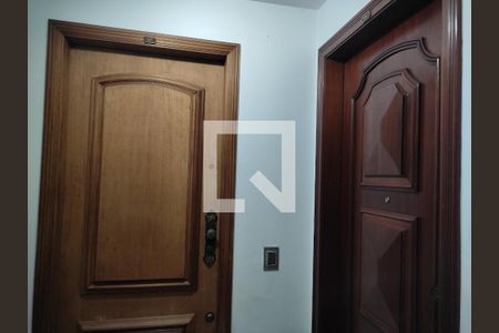 Apartamento à venda com 298m², 4 quartos e 2 vagas Apartamento à venda com 298m², 4 quartos e 2 vagasCorredor