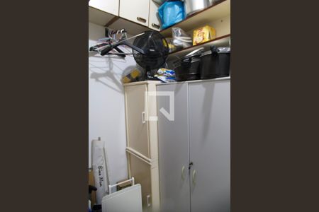 Apartamento à venda com 298m², 4 quartos e 2 vagas Apartamento à venda com 298m², 4 quartos e 2 vagasÁrea serviço