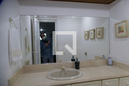 Apartamento à venda com 298m², 4 quartos e 2 vagas Apartamento à venda com 298m², 4 quartos e 2 vagasLavabo