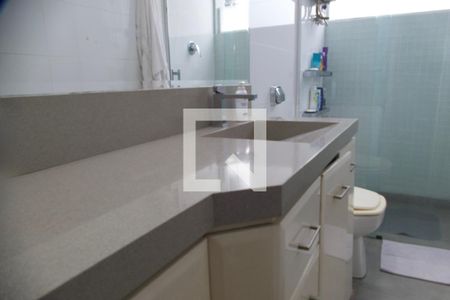 Apartamento à venda com 298m², 4 quartos e 2 vagas Apartamento à venda com 298m², 4 quartos e 2 vagasBanheiro social