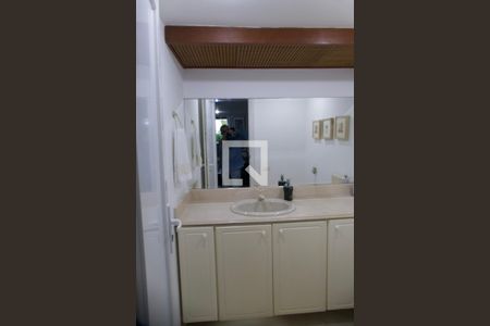 Apartamento à venda com 298m², 4 quartos e 2 vagas Apartamento à venda com 298m², 4 quartos e 2 vagasLavabo