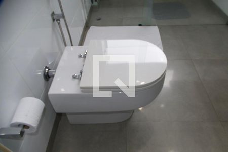 Apartamento à venda com 298m², 4 quartos e 2 vagas Apartamento à venda com 298m², 4 quartos e 2 vagasSuíte banheiro