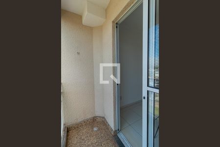 Varanda da sala de apartamento para alugar com 2 quartos, 50m² em Jardim São Miguel, Ferraz de Vasconcelos