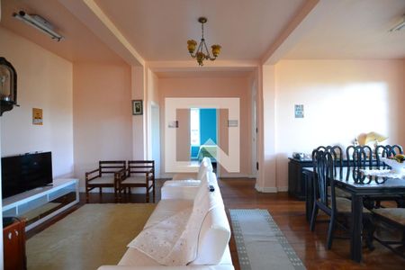 Sala de casa à venda com 4 quartos, 1950m² em Cristal, Porto Alegre