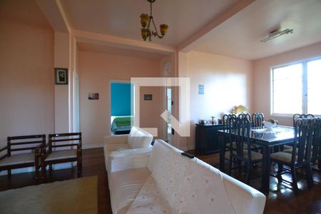 Sala de casa à venda com 4 quartos, 1950m² em Cristal, Porto Alegre