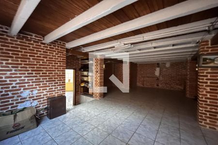 Casa à venda com 1950m², 4 quartos e 5 vagasPorão