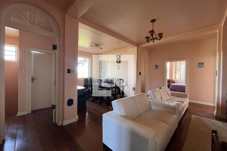 Sala de casa à venda com 4 quartos, 1950m² em Cristal, Porto Alegre