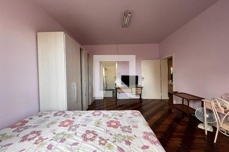 Casa à venda com 1950m², 4 quartos e 5 vagasQuarto 1