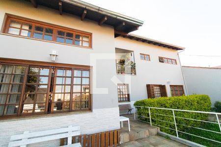 Casa de condomínio para alugar com 340m², 5 quartos e 2 vagasFachada