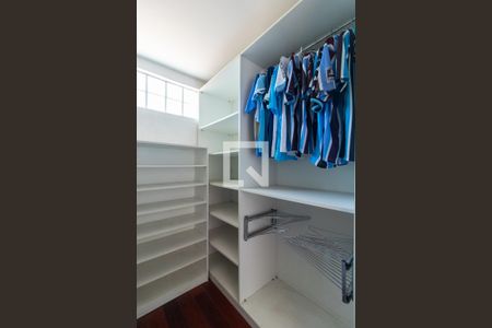 Casa de condomínio para alugar com 340m², 5 quartos e 2 vagasCobertura